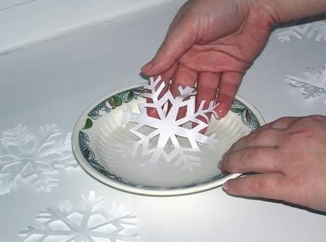 DIY Washable Snowflake Prints on Windows