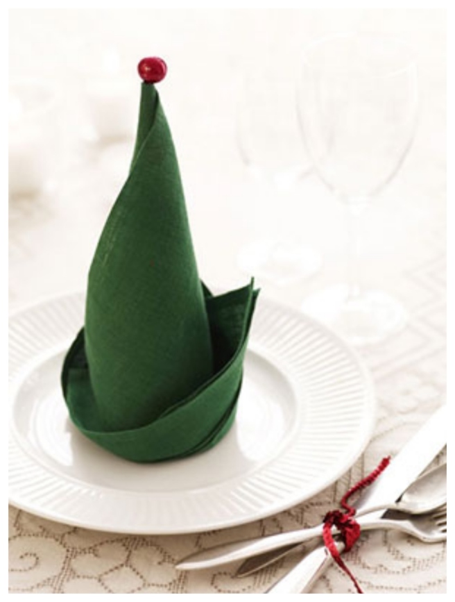 20 Best DIY Napkin Folding Tutorials for Christmas - Elf Hat Napkin folding DIY Tutorial