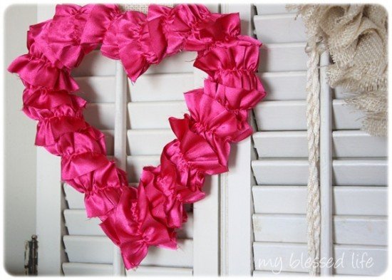 Best 40+ Fabulous Valentine’s Day Wreaths DIY Tutorials