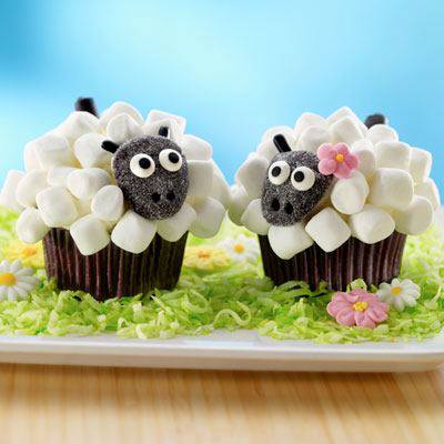 DIY Marshmallow Sheep Cupcakes2