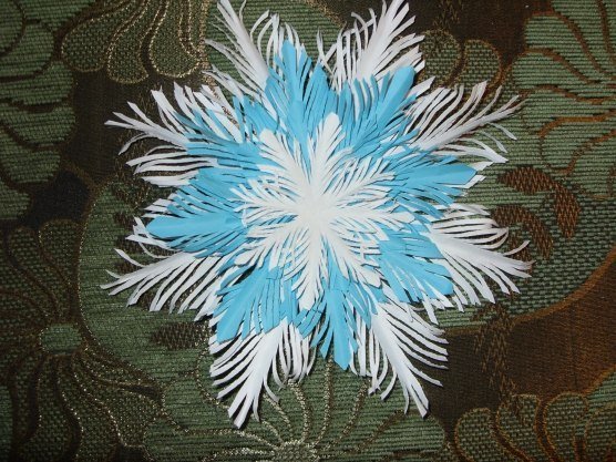 How to DIY Paper Feather Snowflake1