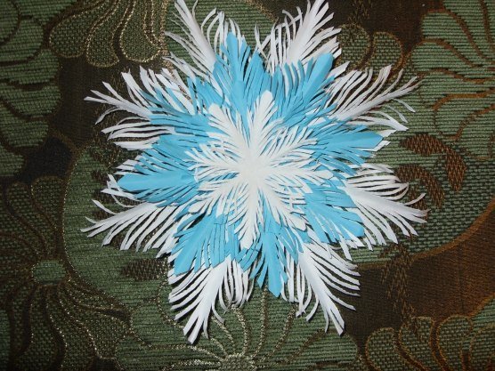 How to DIY Paper Feather Snowflake1