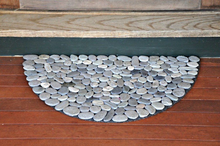 20+ Fabulous DIY Garden Decorating Ideas with Pebbles and Stones7