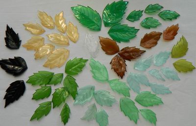 DIY Leaf Lamp Shade from Plastic Bottles