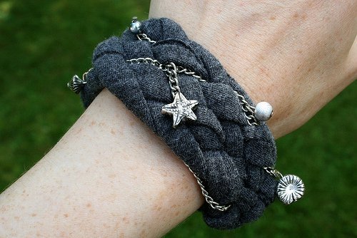 10 Fabulous DIY Ways to Recycle Old Tees - t shirt bracelet tutorial