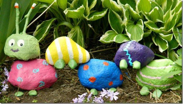 20 Fabulous Art DIY Garden Projects for This Spring - rock caterpillar