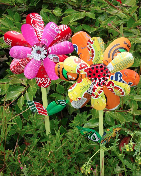 20 Fabulous Art DIY Garden Projects for This Spring - whimsical soda can pinwheels