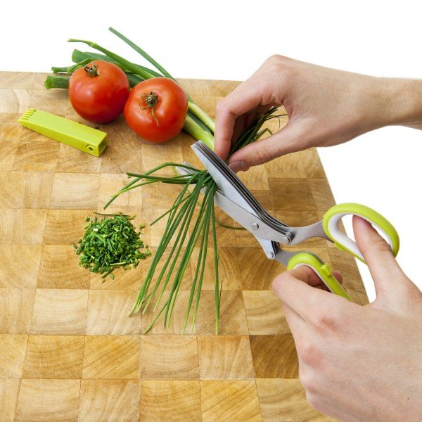 25+ Cool and Practical Kitchen Gadgets For Food Lovers.- Multi-purpose Herb Scissors