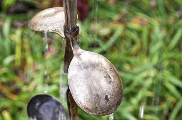 10+ DIY Rain Chain Project Tutorials You Won't Miss