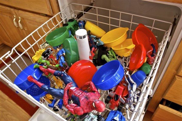 Clean Toys in Dishwasher …. Simply put your toys in and wash as normal with your dishwashing detergent.
