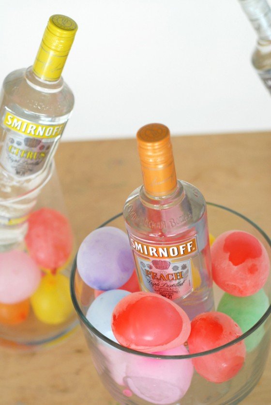 20 Outdoor Party Hacks You've Got To Try This Summer -Frozen water balloons to keep drinks cool