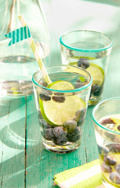 20 Outdoor Party Hacks You've Got To Try This Summer - use frozen fruit instead of ice for drinks