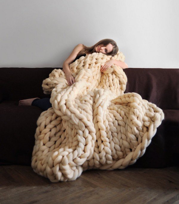 DIY Chunky Knit Blanket - MomAdvice