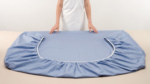 How to Fold a Fitted Sheet Perfectly 