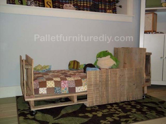  DIY Kids Pallet Furniture Ideas and Projects