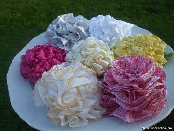 DIY Ruffled Ribbon Flower