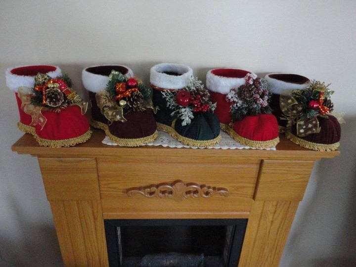 How to DIY Festive Santa Boots Out of Plastic Bottle