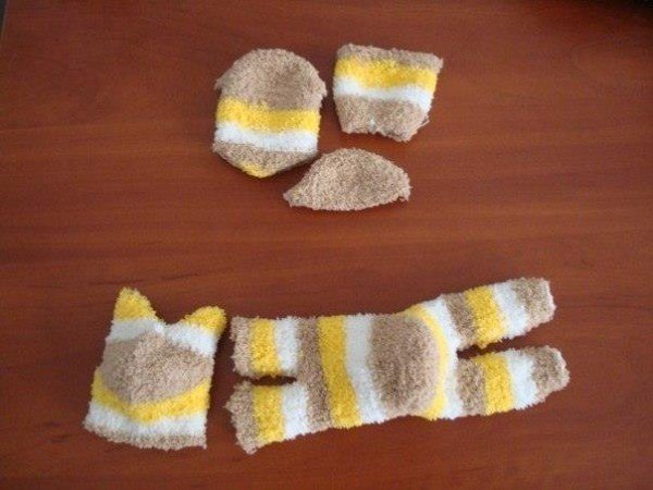 DIY Sock Kittens Tutorial - Free Pattern & Video