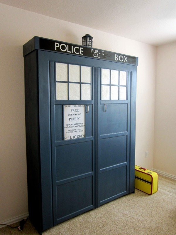 How to DIY Tardis Murphy Bed