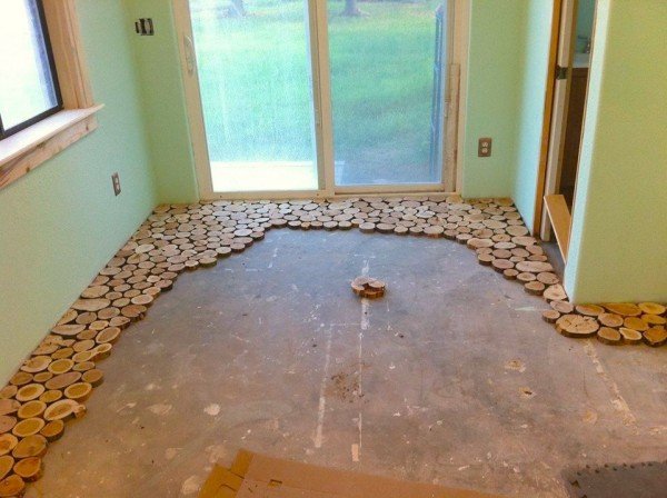 They Laid Wooden Discs On the Floor! The Result? An Incredible Makeover