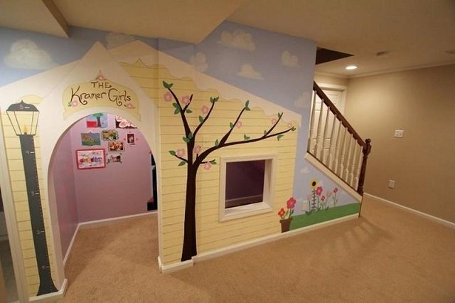 10 Incredible Kids Under Stair Playhouse DIY Ideas