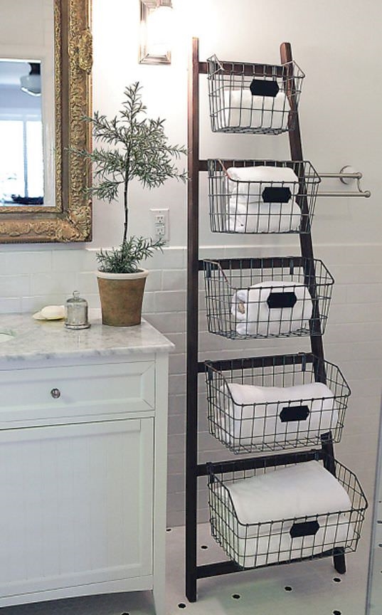 20 Creative Ways to Use Ladders for Vintage Home Decorating