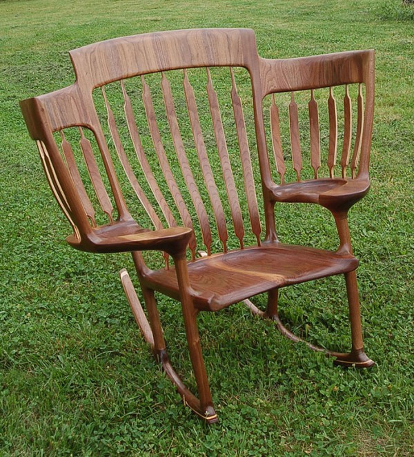 Dad Builds Triple Rocking Chair So He Could Read To His 3 Kids