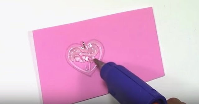 DIY Make Hot Glue Heart Pendant