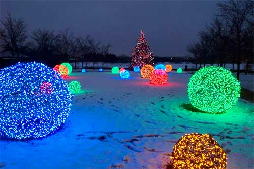 DIY LED String Light Giant Chicken Wire Christmas Light Ball Tutorials - Video