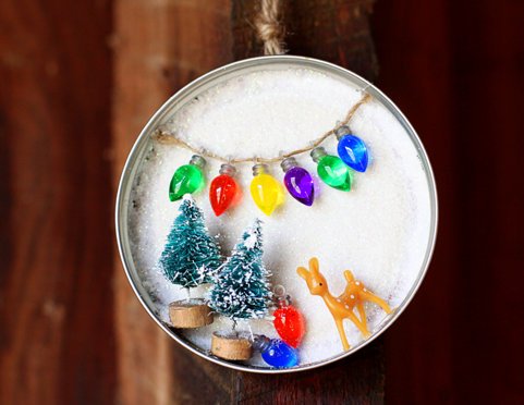 Creative Christmas Ornaments DIY from Cookie Cutters