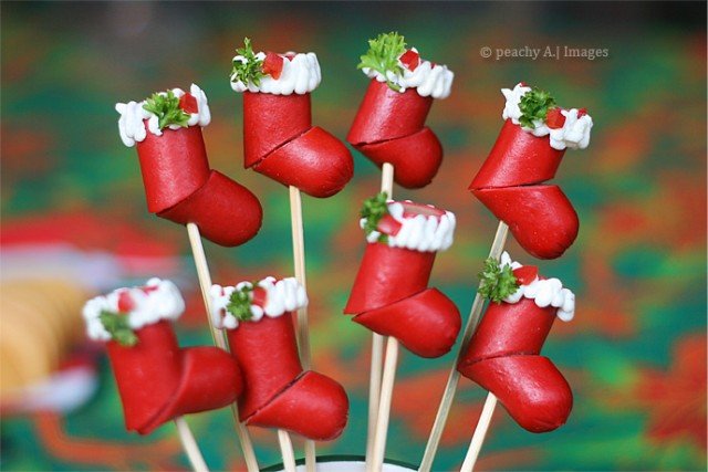 20+ Super Cute Christmas Treats DIY Ideas For This Holiday - Hotdog Christmas Stockings Tutorial