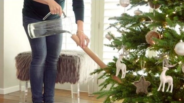 The Christmas Mom Hacks You Won't Miss Out (Video)