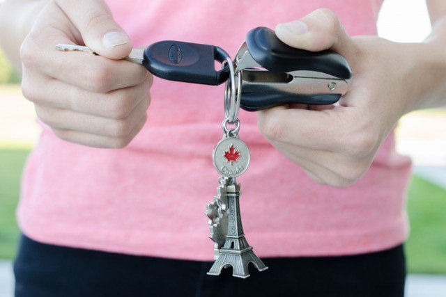 12 Brilliant Hacks To Keep Your Car Organized and Clean4-Pry open a key ring with a staple remover.