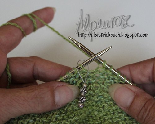DIY Knit Slot Scarf-Arrow Caterpillar (Free Pattern)