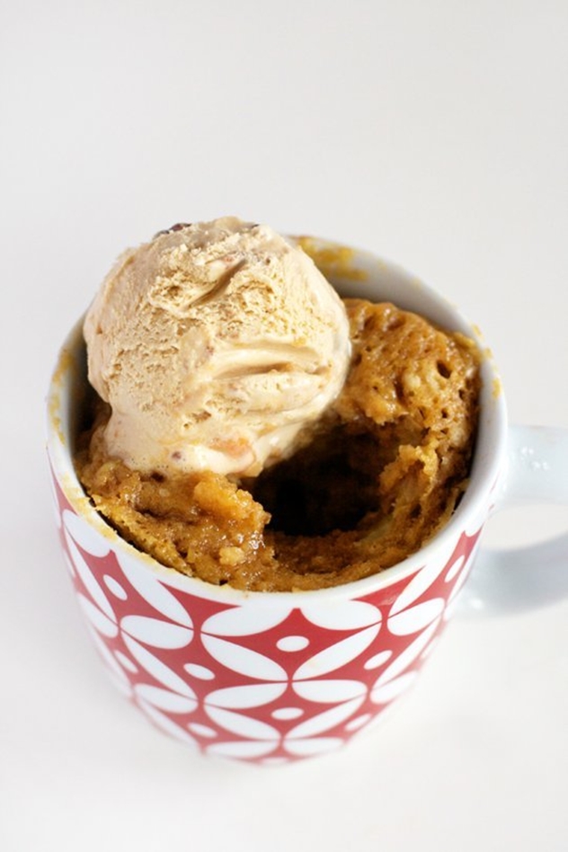 20 DIY Mug Cakes Recipes to Start Your Day- Banana Mug Cake with Coffee Ice Cream 