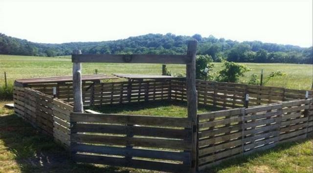 DIY Wood Pallet Fence Projects video tutorial