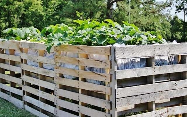 DIY Wood Pallet Fence Projects video tutorial