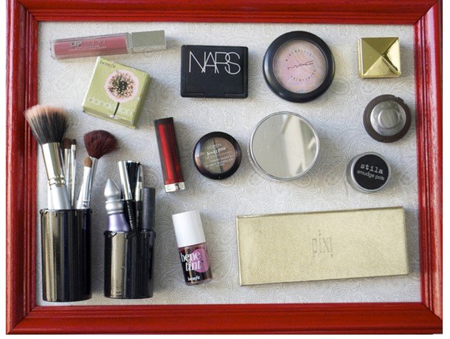 DIY Magnetic Picture frame Make Up Organizer Tutorial