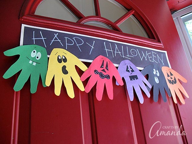 DIY Halloween Handprint Banner Tutorial