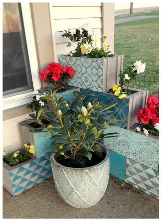 DIY Vertical Corner Cinder Block Planter Tutorials