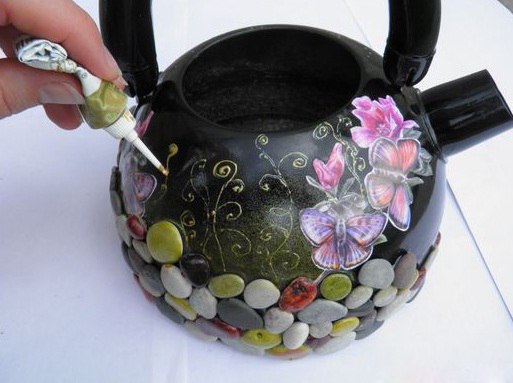 How to DIY Pretty Recycled Kettle Planter with Pebbles and Decoupage - Tutorial